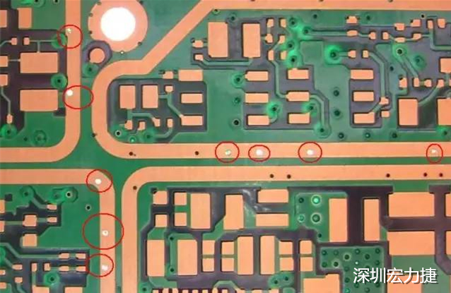 防止PCB過波峰焊時錫從導通孔貫穿元件面造成短路；特別是我們把過孔放在BGA焊盤上時，就必須先做塞孔，再鍍金處理，便于BGA的焊接。